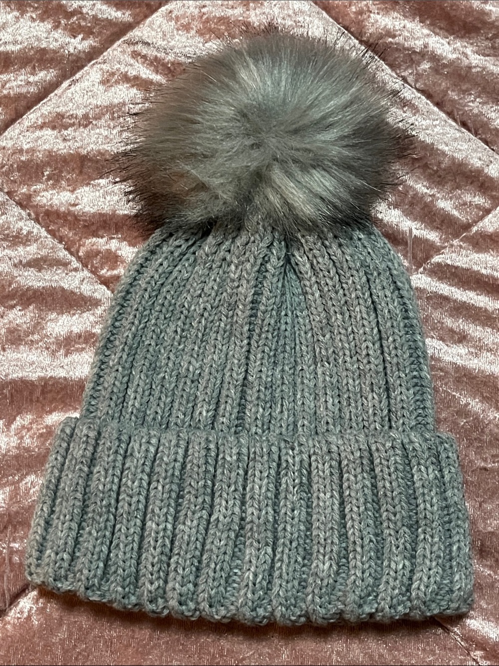 Knit Pom Beanie Hat in Gray